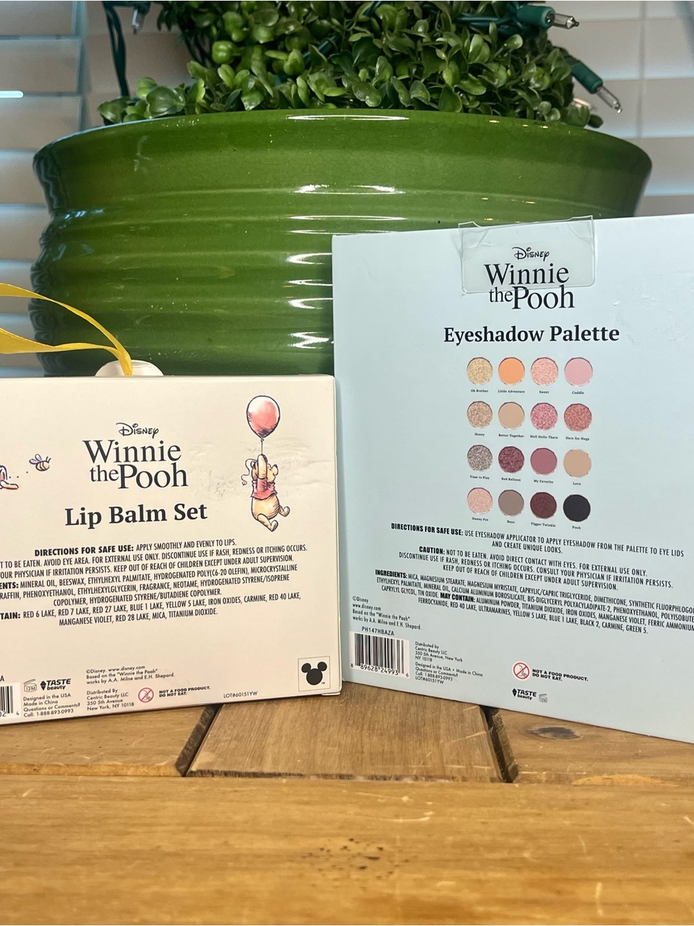 Disney Winnie the Pooh Beauty Bundle - Eyeshadow Palette & 4pc Lip Balm Set NIB - Picture 3 of 10